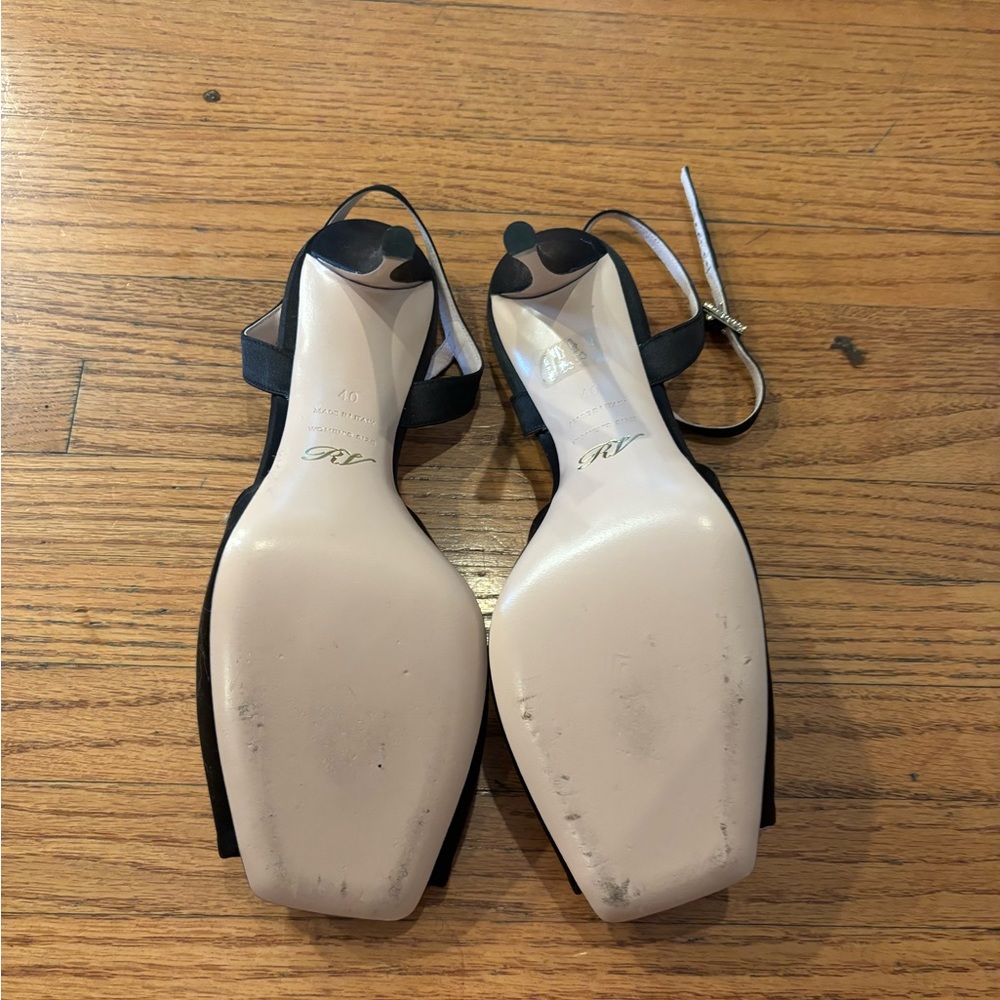 Roger Vivier Buckle Heel - Picture 4 of 10
